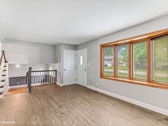 4th image of 101 Windridge Dr