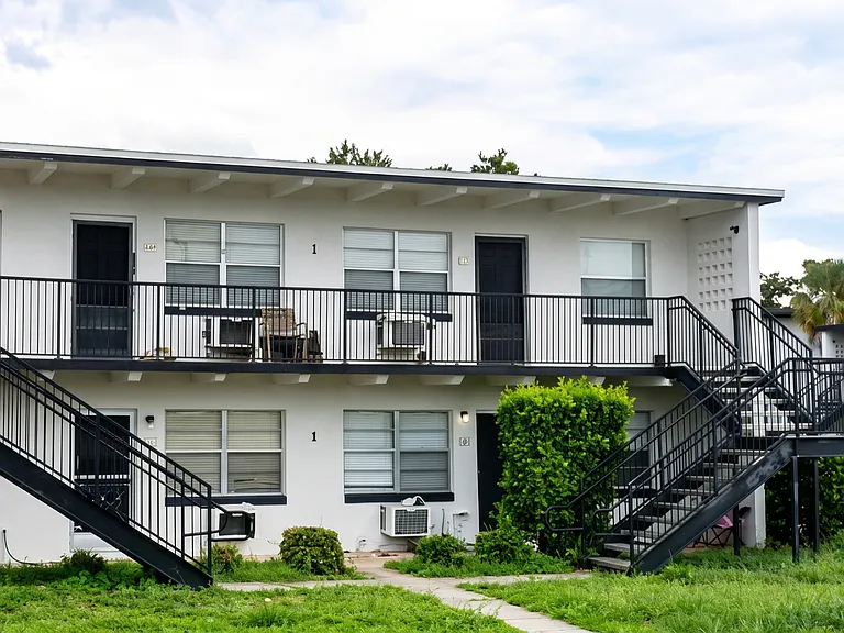 5261 Alhambra Dr #7 — Photo 8