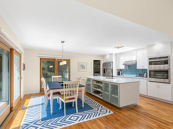 3rd image of 12 Blue Jay Way