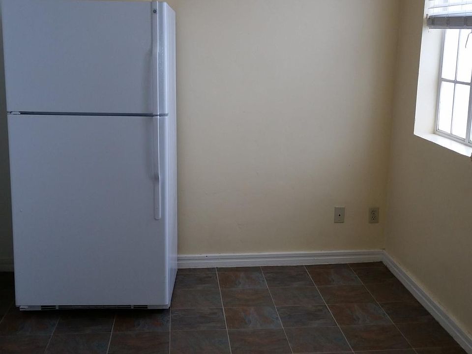 2nd image of 317 W Main St APT 1