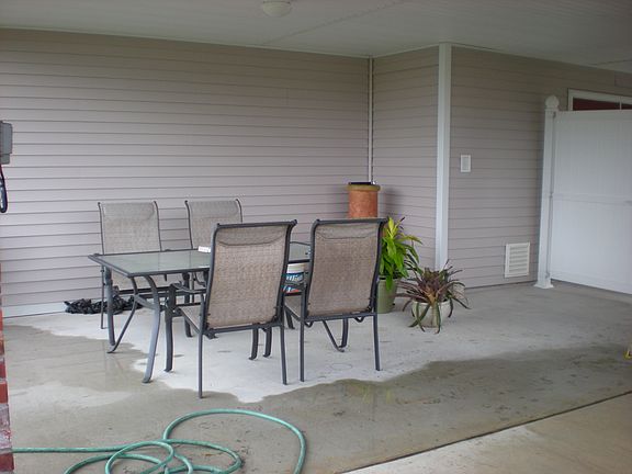 2nd image of 40 Brandon Hall Dr
