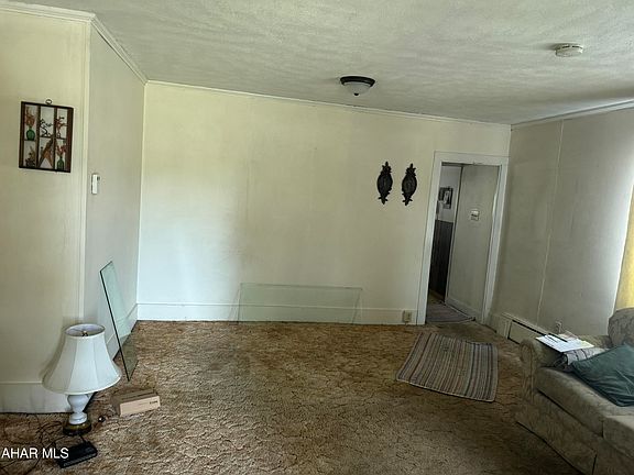 4th image of 231 4th Ave