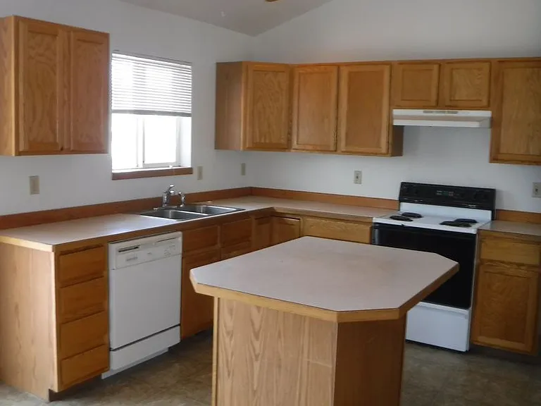 309 Powder River Ave — Photo 2