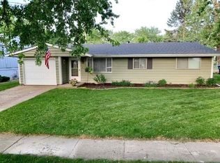 1241 Dogwood Ln, Bloomington, IL 61704