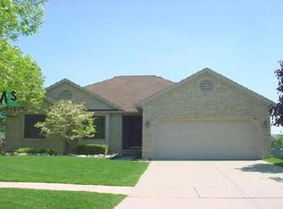 50480 W Hillside Dr, Macomb, MI 48044