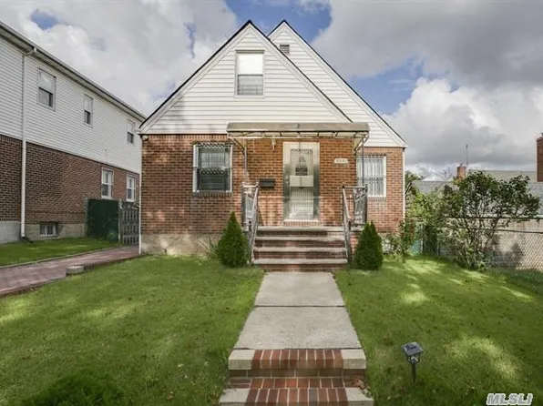 19618 51st Ave, Fresh Meadows, NY 11365