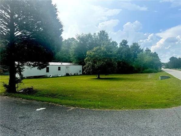 4 Palomino Dr, Phenix City, AL 36869