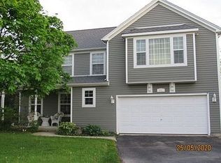 901 Hilltop Ln, Genoa City, WI 53128