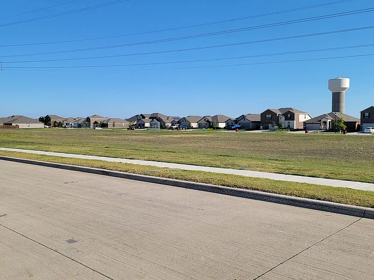 1817 Grassland Dr — Photo 38