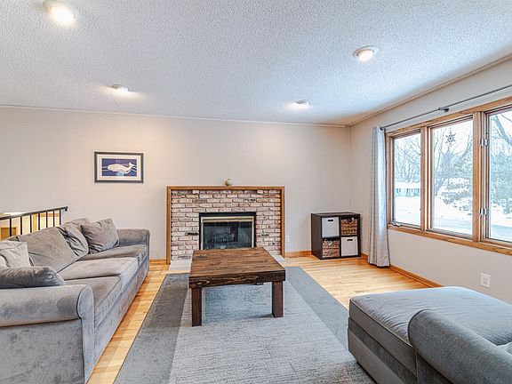 5th image of 2514 Oak Ct