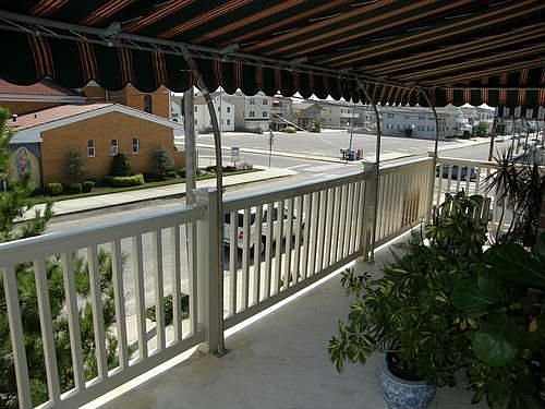 2nd image of 3954 Asbury Ave