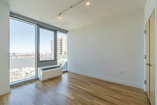 Rented by Mirador Real Estate | media 6