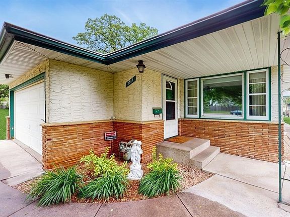 2nd image of 2913 Stinson Blvd