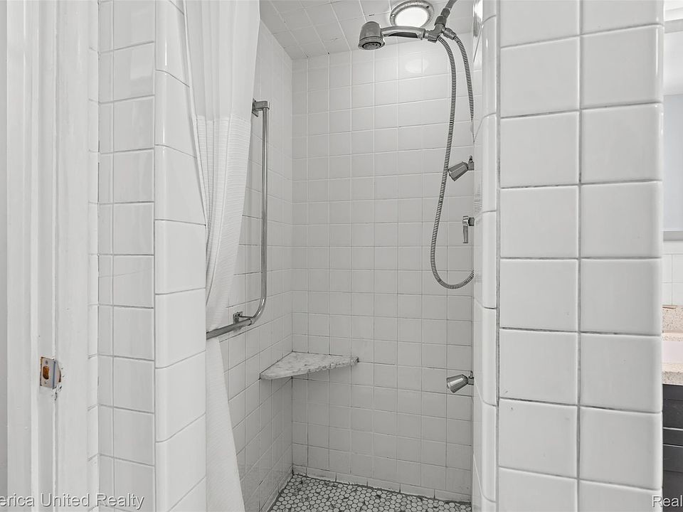 9587 Cardwell St, photo 13