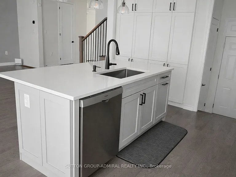 65 Barkerville Dr — Photo 7