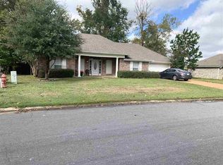 448 Oak Lawn Dr, Pearl, MS 39208