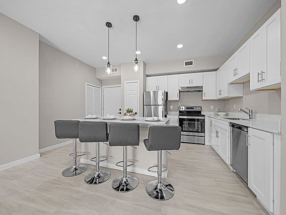 3rd image of 1700 Forest Knoll Dr NE #1731-101