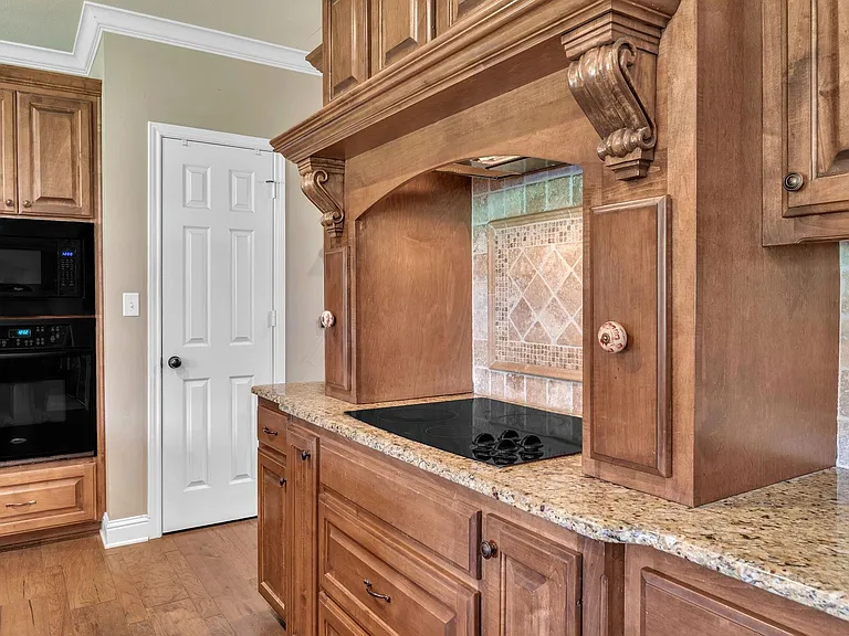 350 Julius Davis Ln — Photo 14