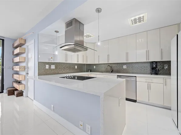 161 Crandon Blvd APT 419, Key Biscayne, FL 33149