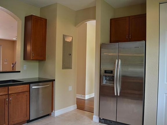 5th image of 235 Edenberry Ave