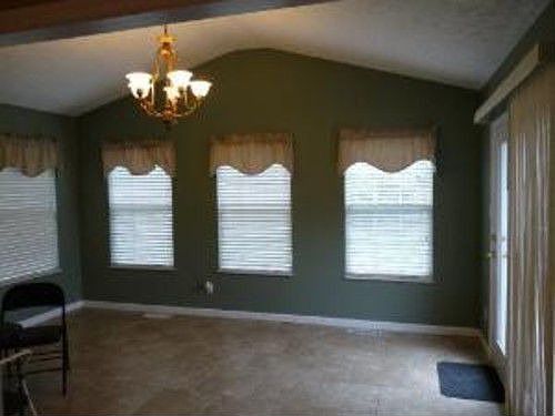4th image of 400 Belle Meade Dr