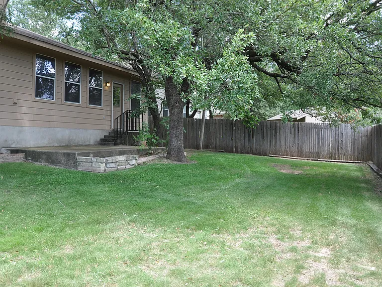 507 Las Colinas Dr — Photo 25