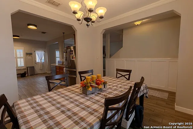 4 bed, 2.5 bath, 2622 sqft, $2,675 — Photo 3