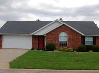 121 Center Dr, Lowell, AR 72745