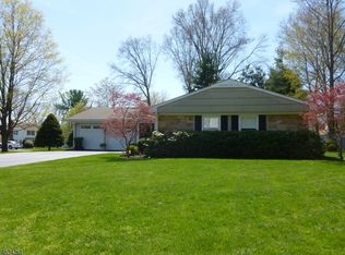 1 Sherman Cir, Somerset, NJ