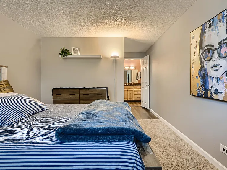 2375 S Linden Ct #203 — Photo 9