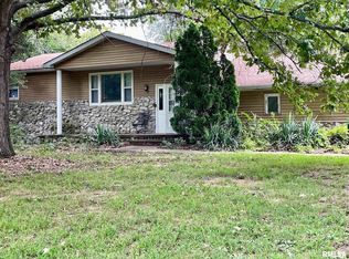 730 Golf Course Rd, Eldorado, IL 62930