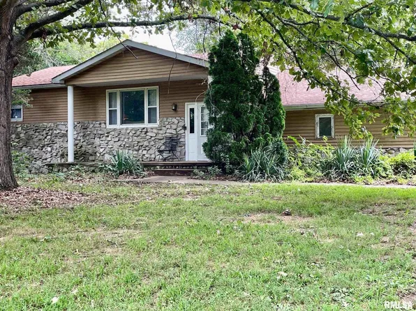 730 Golf Course Rd, Eldorado, IL 62930