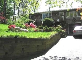 6 Locust Dr, Rocky Point, NY 11778