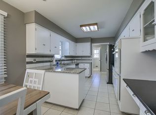 7300 W 54th Ter, Overland Park, KS 66202