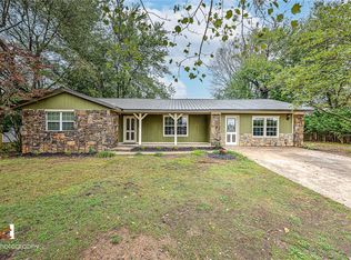 1001 Longview Dr, Rogers, AR 72756