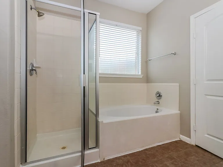 6015 Starbrook Creek Dr — Photo 13