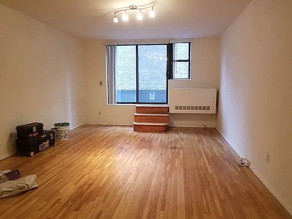 4th image of 422 E 89th St APT 4D