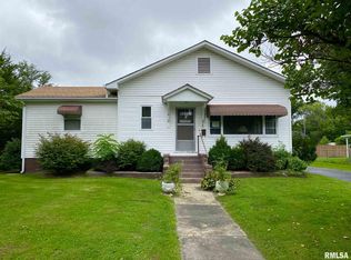 211 W Reed St, Benton, IL 62812