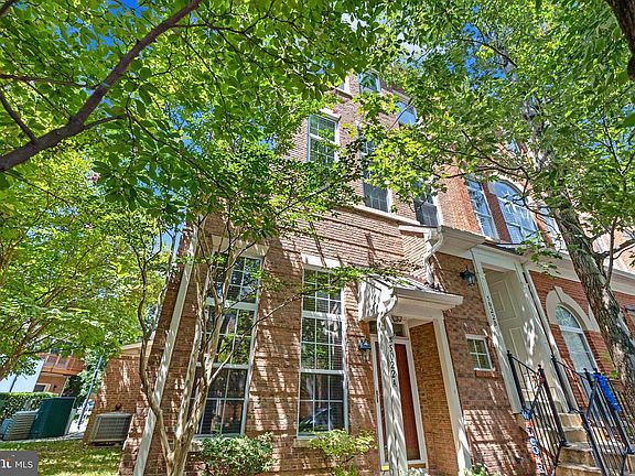 3rd image of 5022 Barbour Dr #B