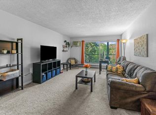 1700 Four Oaks Rd APT 241, Eagan, MN 55121