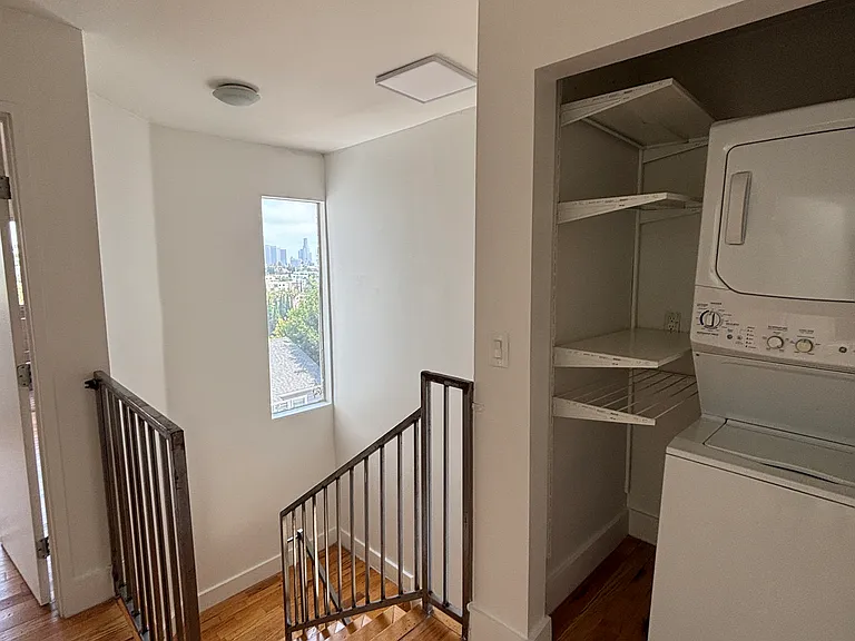 843 Robinson St — Photo 8