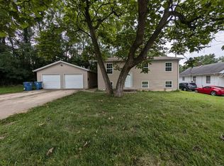 108 E Elm St, Alton, IL 62002