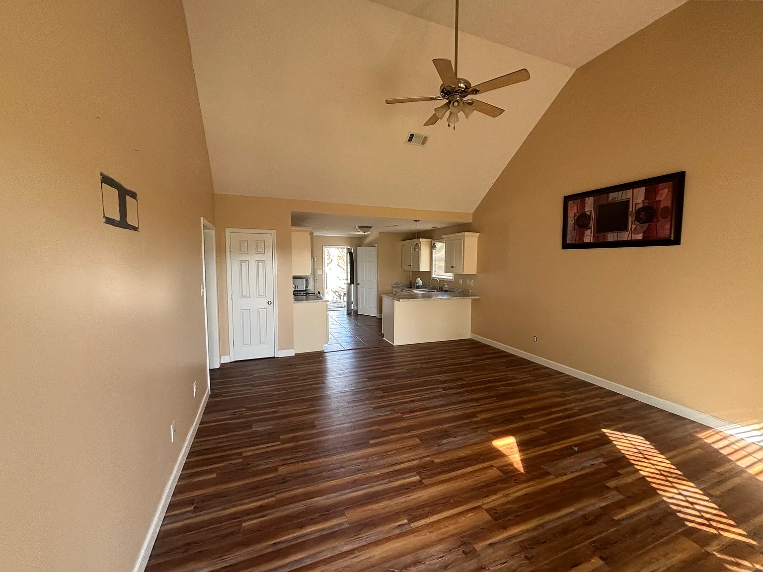 3 bed, 1266 sqft, $1,400 — Photo 4