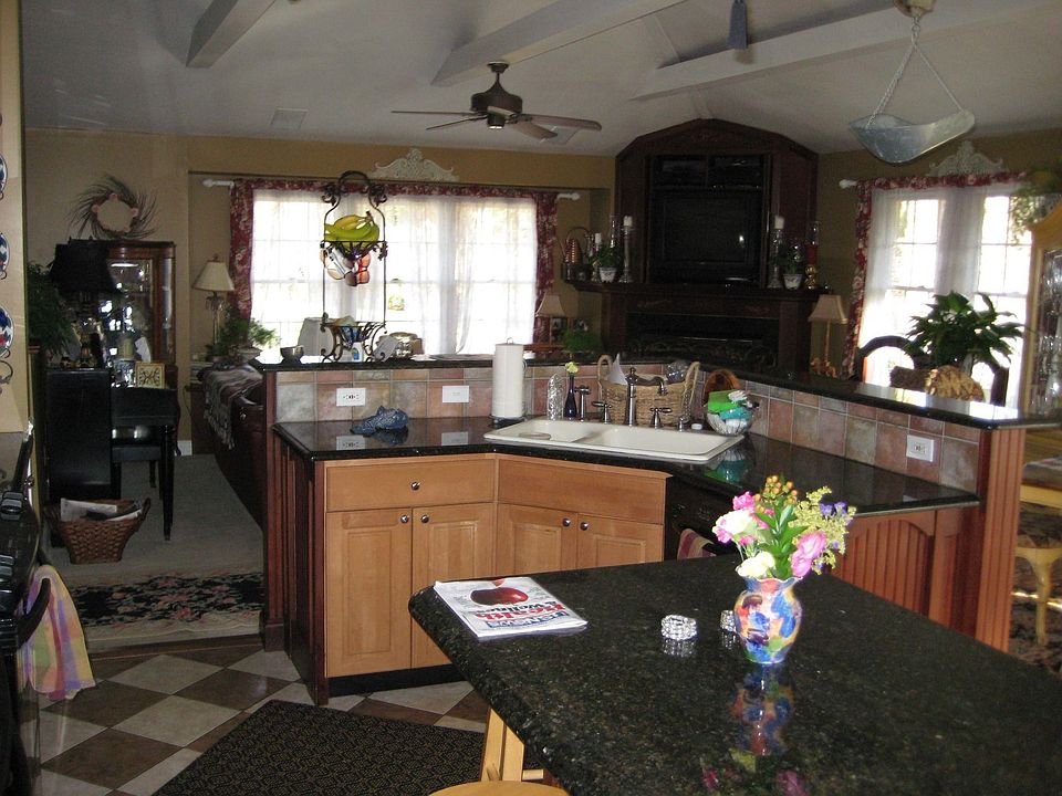 2nd image of 16 High Elms Ave