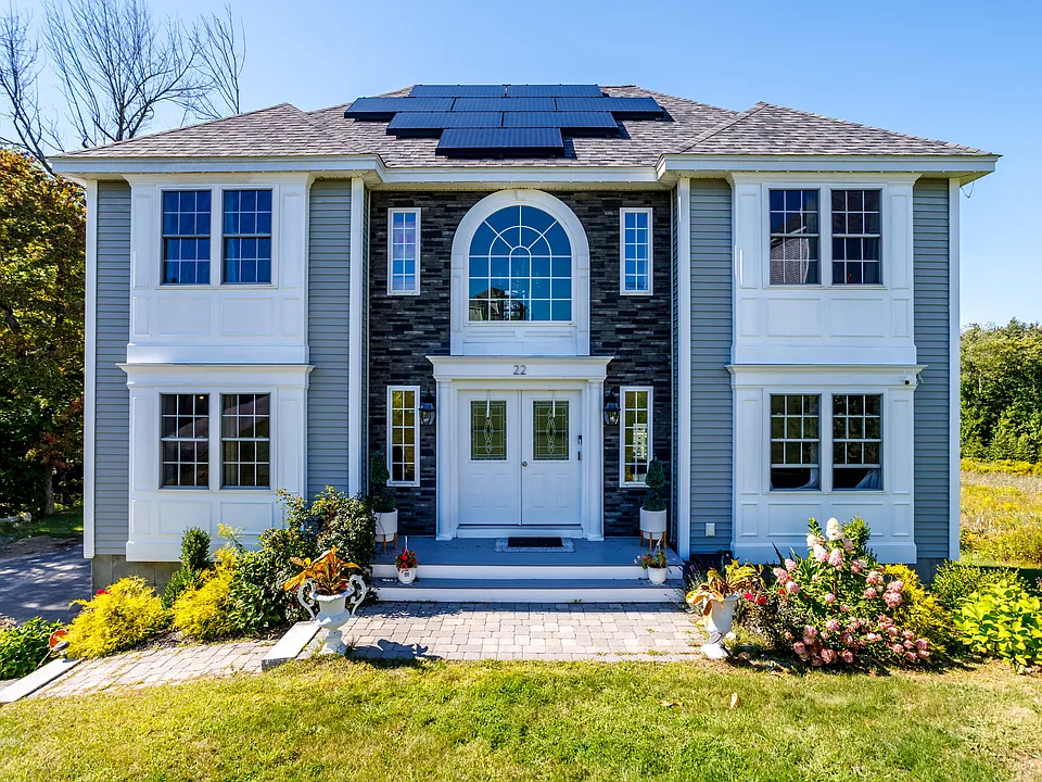 22 White Pine Dr