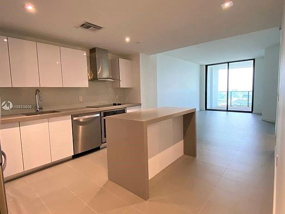 4th image of 1600 NE 1st Ave #2430