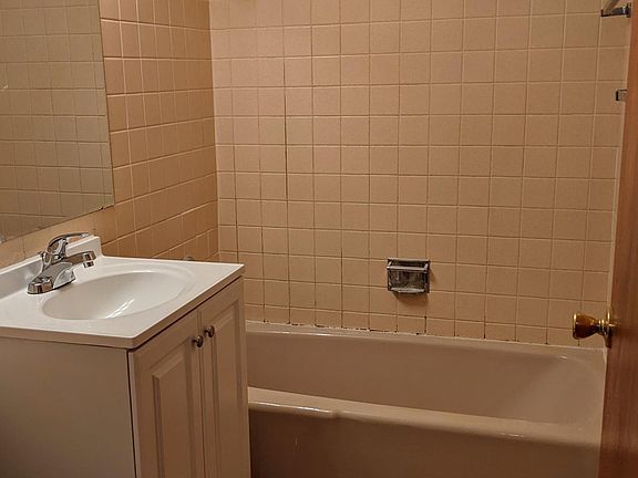 5th image of 512 Kungs Way APT 1B