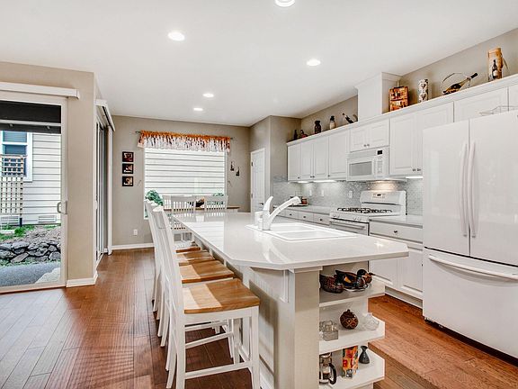 4th image of 23057 NE 127th Way