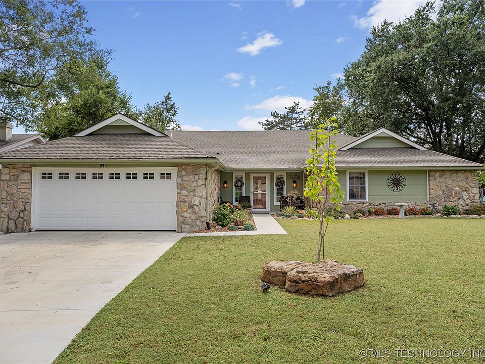 1st image of 4821 SE Barlow Dr