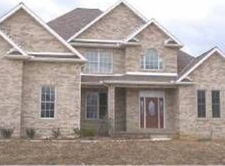 304 Park Edge Dr, Clinton, PA 15026